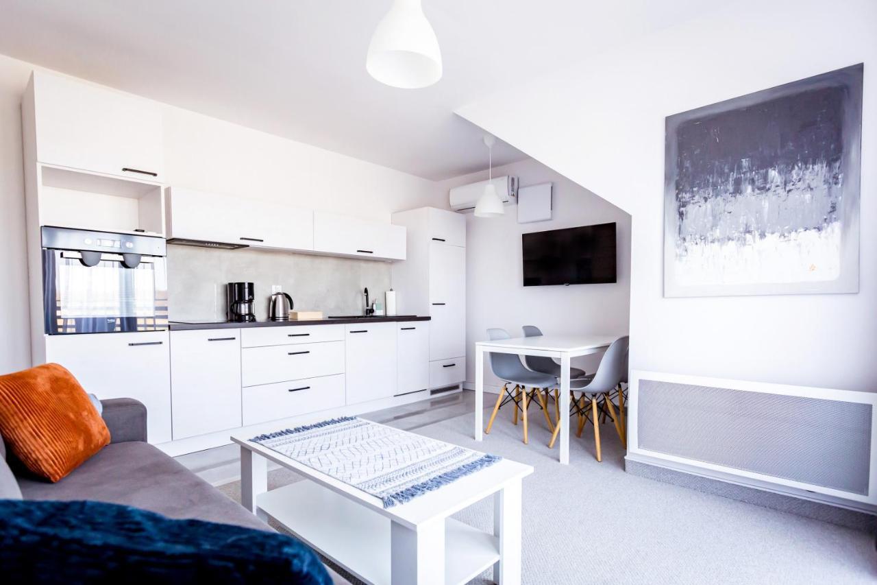 Awo Apartamenty Леба Екстериор снимка